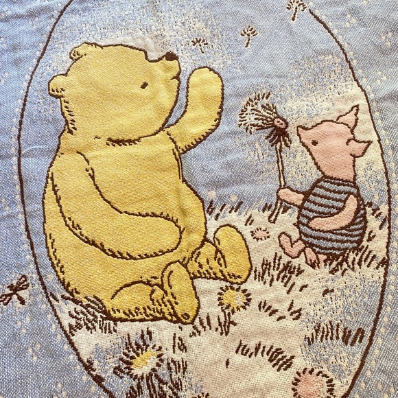 SOLD Rare vintage Winnie the Pooh blankie - Picture 5 of 5